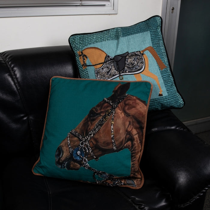 CUSHION HORSE HEAD MULTI 45X45 (327131015)